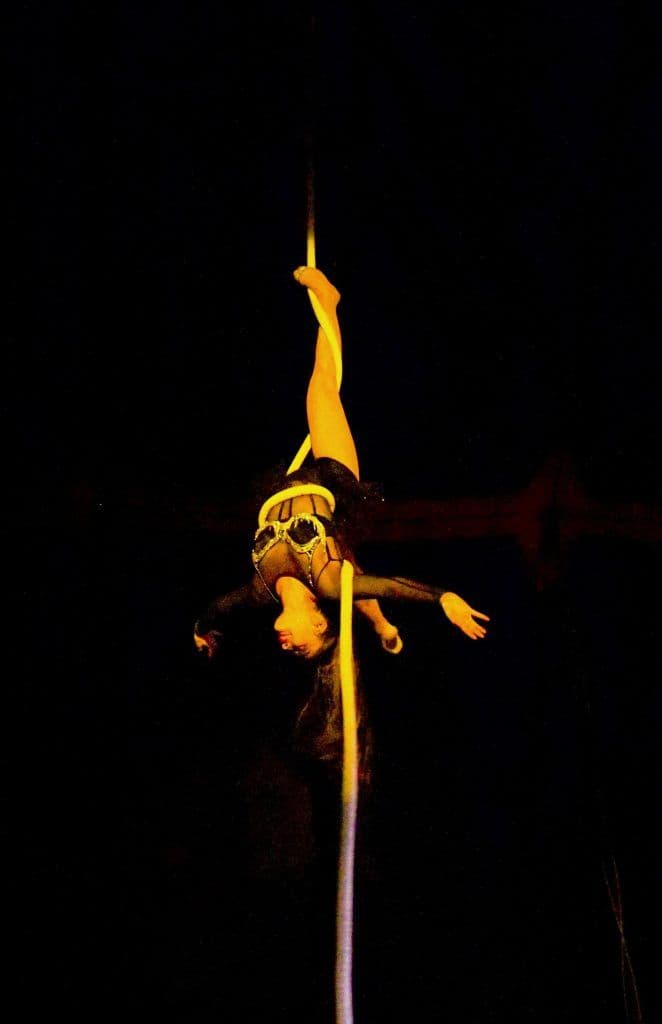 Circo minero acrobata.jpg