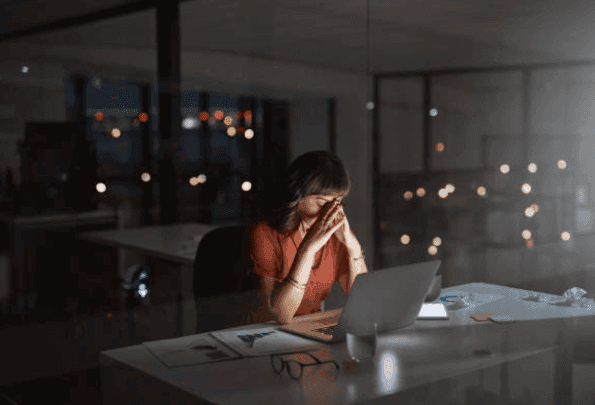 Estudiantes trabajadores: una realidad agotadora