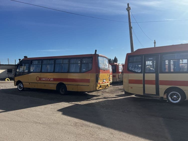 La baja frecuencia del transporte público afecta a vecinos de Ulriksen y San Joaquín